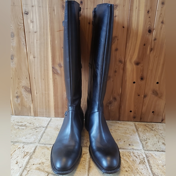 Hight Boots - Picture 2 of 5